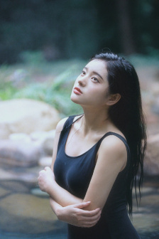 美丽人妻被朋友侵犯